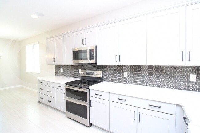 18030 W Jones Ave in Goodyear, AZ - Building Photo - Building Photo