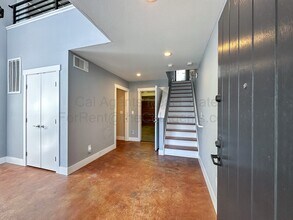 2004 Market St in Oakland, CA - Building Photo - Building Photo