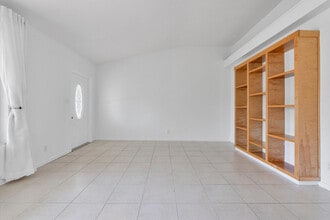 1353 SE 7th Ct in Deerfield Beach, FL - Building Photo - Building Photo