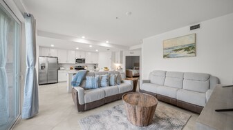 14221 Heritage Landing Blvd in Punta Gorda, FL - Building Photo