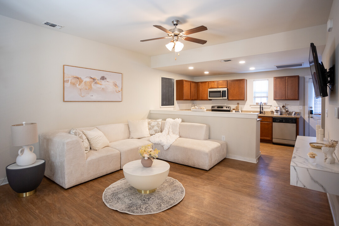 Sunport Luxury Townhomes in Albuquerque, NM - Building Photo