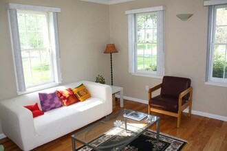 5 Hemlock Ln in Framingham, MA - Building Photo - Building Photo