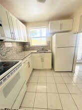 8200 Sunrise Lakes Blvd in Sunrise, FL - Building Photo - Building Photo