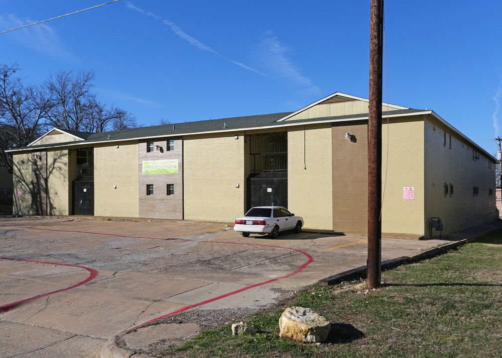 Oak Tree Apartments in Fort Worth, TX - Foto de edificio