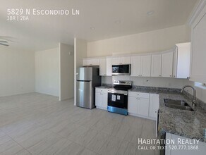 5829 N Escondido Ln in Tucson, AZ - Building Photo - Building Photo