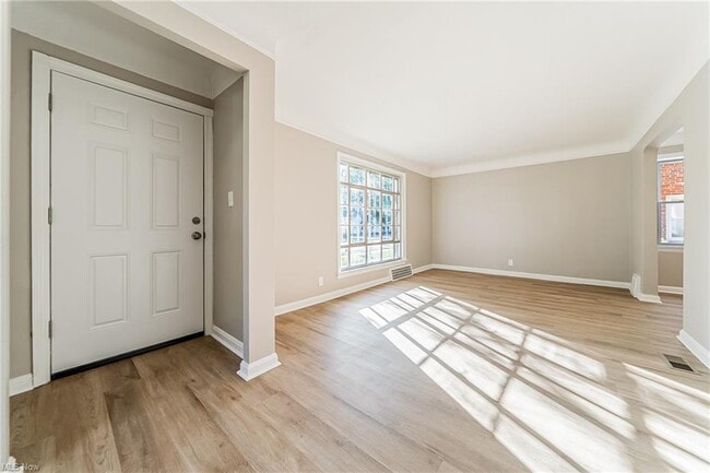 440 E 250th St in Euclid, OH - Building Photo - Building Photo