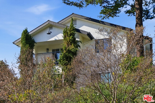 property at 1301 Angelus Ave