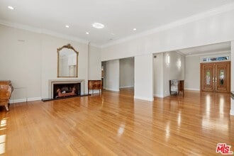 510 Toyopa Dr in Los Angeles, CA - Building Photo - Building Photo