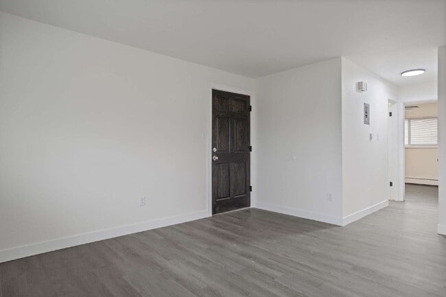 property at 1617 Oxford Dr