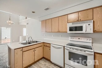 21487 E 47th Ave in Denver, CO - Building Photo - Building Photo