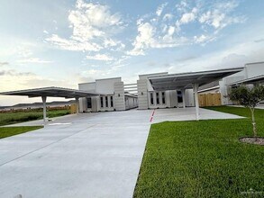 3056 Stark Rd in Weslaco, TX - Building Photo - Building Photo