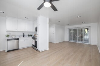 Prairie Gardens Apartments in Torrance, CA - Foto de edificio - Interior Photo
