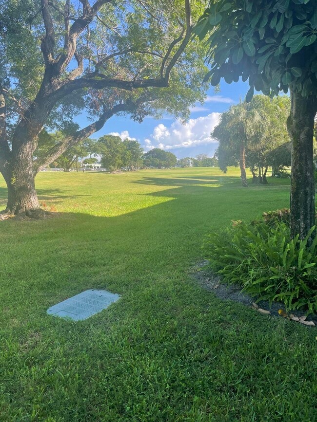 7827 Golf Cir Dr in Margate, FL - Building Photo - Building Photo