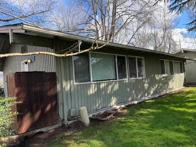 1710 Arthur St in Eugene, OR - Building Photo - Building Photo