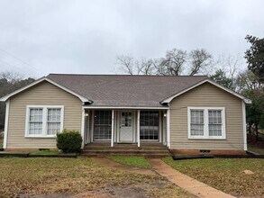 2021 Center Rd in Nacogdoches, TX - Building Photo - Building Photo