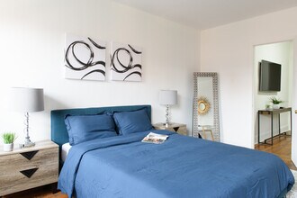 1567 York Ave in New York, NY - Foto de edificio - Building Photo