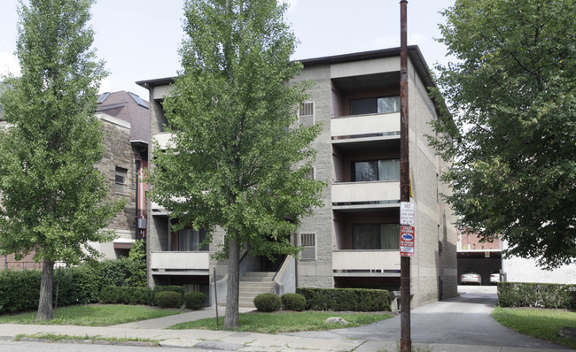 724 N Negley Ave in Pittsburgh, PA - Foto de edificio - Building Photo