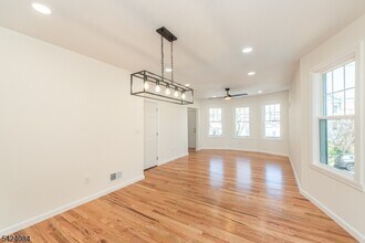 39 Beekman St in Bloomfield, NJ - Building Photo - Building Photo