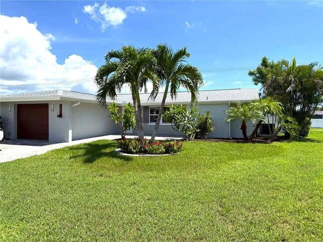 property at 6841 Roxbury Dr