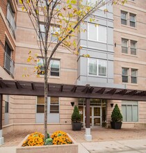 19 Manor St, Unit 4 in Boston, MA - Foto de edificio - Building Photo