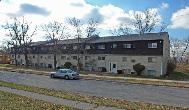 Cherrywood Manor in Dayton, OH - Foto de edificio - Building Photo