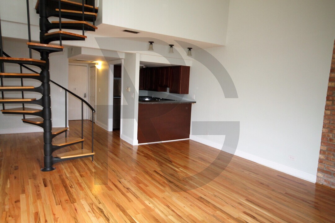 1200 N LaSalle St in Chicago, IL - Building Photo