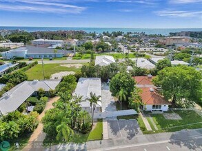 4422 Sea Grape Dr-Unit -3 in Lauderdale-by-the-Sea, FL - Building Photo - Building Photo