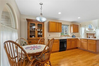 8614 Wrenwood Cir in Baldwinsville, NY - Building Photo - Building Photo