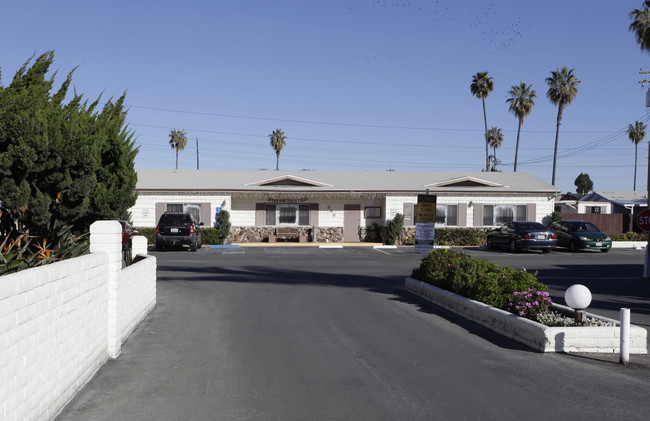 Thunderbird Mobile Home Park in Chula Vista, CA - Foto de edificio - Building Photo