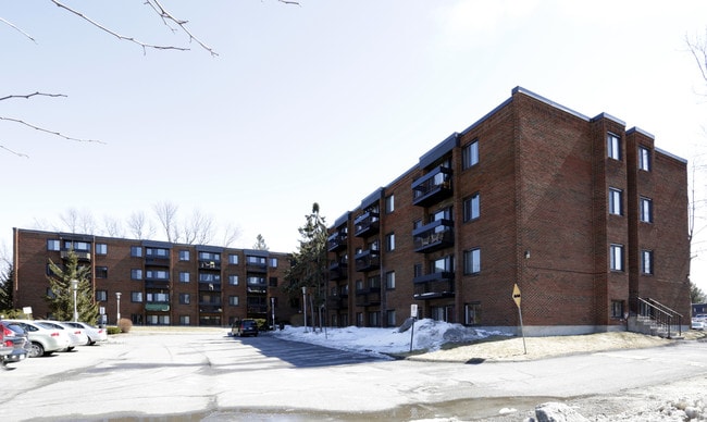 The Maples Apartments in Ottawa, ON - Building Photo - Building Photo