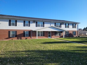 1937 Sylvan Way in West Bend, WI - Building Photo - Building Photo