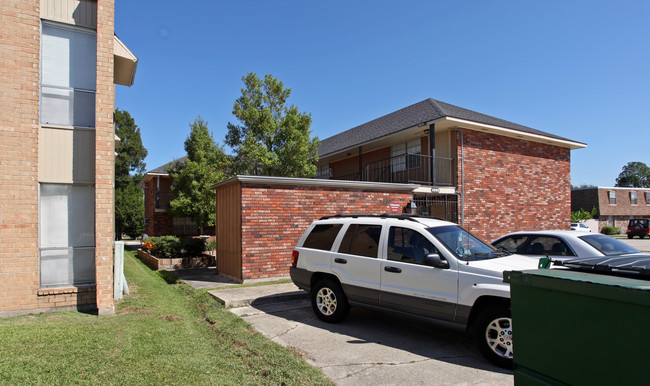 4065 Burbank Dr in Baton Rouge, LA - Foto de edificio - Building Photo
