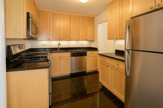 112 W 13th St, Unit 33 in New York, NY - Building Photo - Building Photo