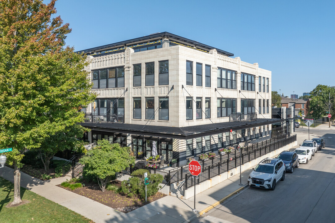 University Commons II in Chicago, IL - Building Photo