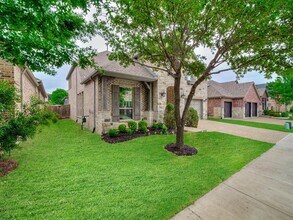 413 Winehart St in Lewisville, TX - Building Photo - Building Photo
