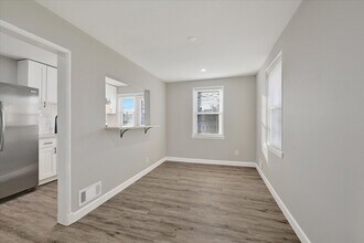 7513 Durwood Rd in Dundalk, MD - Building Photo - Building Photo
