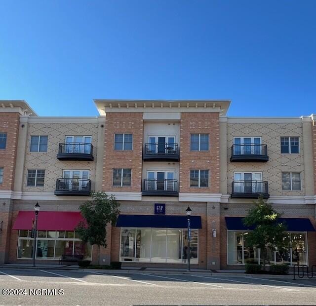 6832 Main St