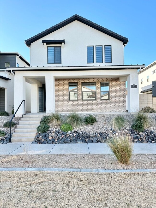 property at 802 W Slate Ln