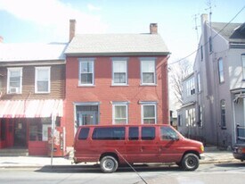 370 N 10th St in Lebanon, PA - Building Photo