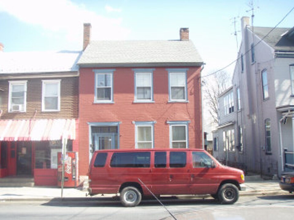 370 N 10th St in Lebanon, PA - Building Photo