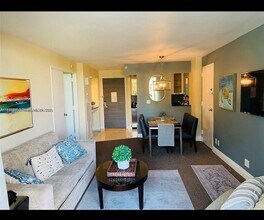 2670 E Sunrise Blvd-Unit -319 in Fort Lauderdale, FL - Foto de edificio - Building Photo