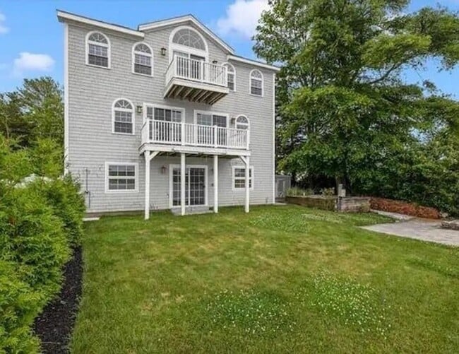 property at 67 Lawrence Ct