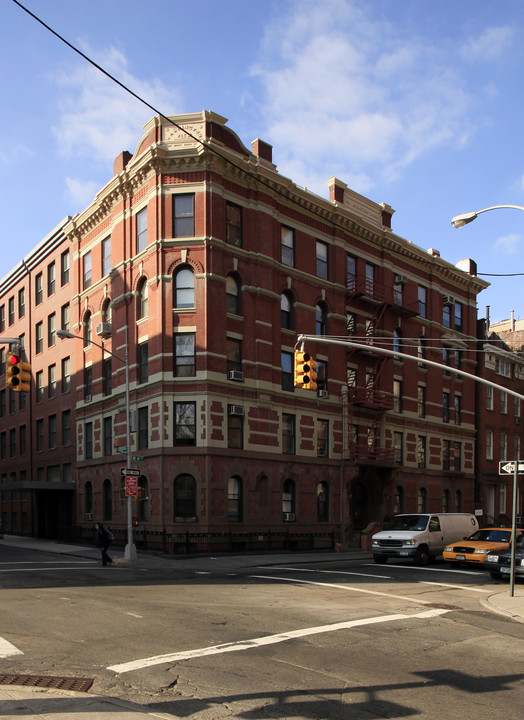 141 MacDougal St in New York, NY - Building Photo