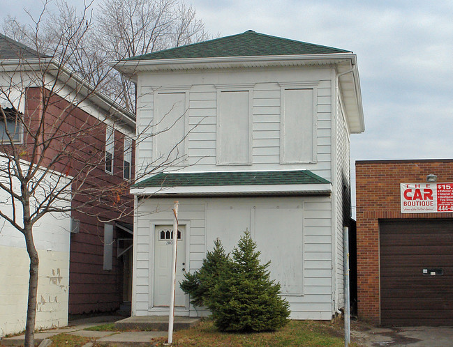 2103 S Calhoun St in Fort Wayne, IN - Foto de edificio - Building Photo