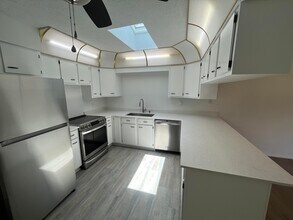 574 SW Duval Ave in Port St. Lucie, FL - Building Photo - Building Photo