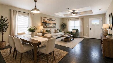 212 E Walker St in Denison, TX - Building Photo - Building Photo