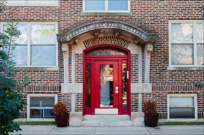 1243 W Rosemont Ave, Unit 3W in Chicago, IL - Foto de edificio - Building Photo