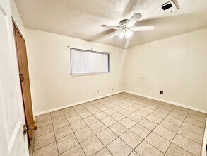 320 S Avenue F in Humble, TX - Building Photo - Building Photo