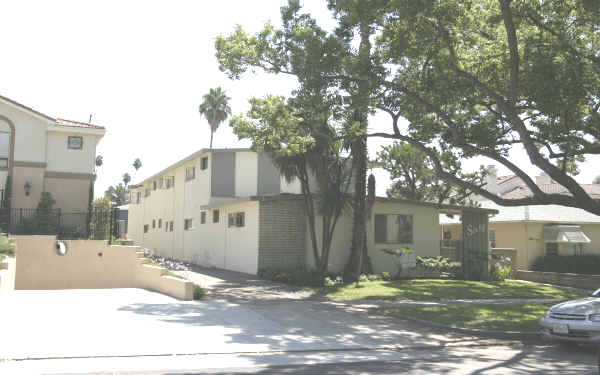 60 S Roosevelt Ave in Pasadena, CA - Foto de edificio