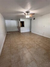 9392 SW 77th Ave in Miami, FL - Building Photo - Building Photo